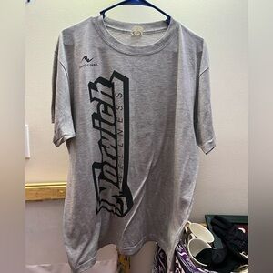 Men’s gray shirt